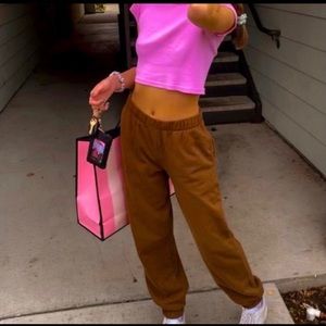 TRENDY MYSTERY BOX 📦💋caption has details for box